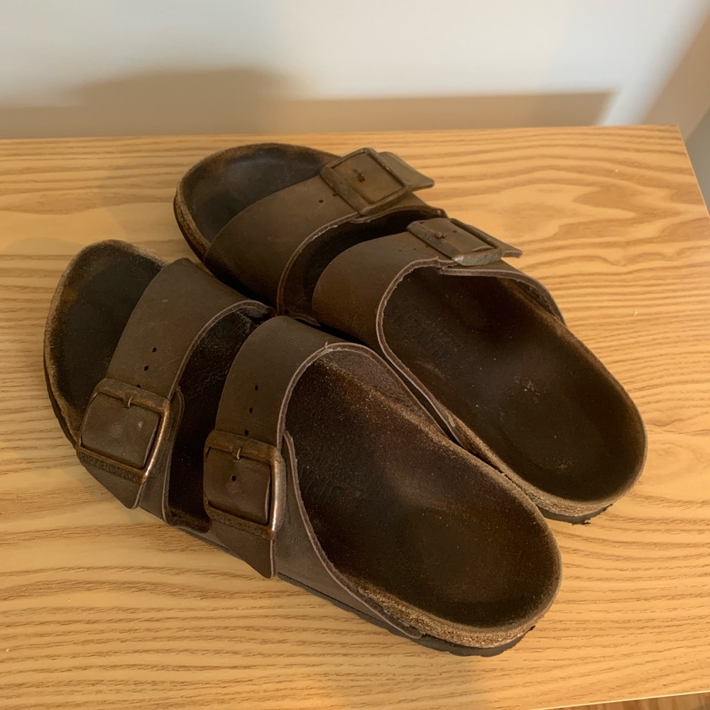 Brown Birkenstock Arizona (Size 8.5)
